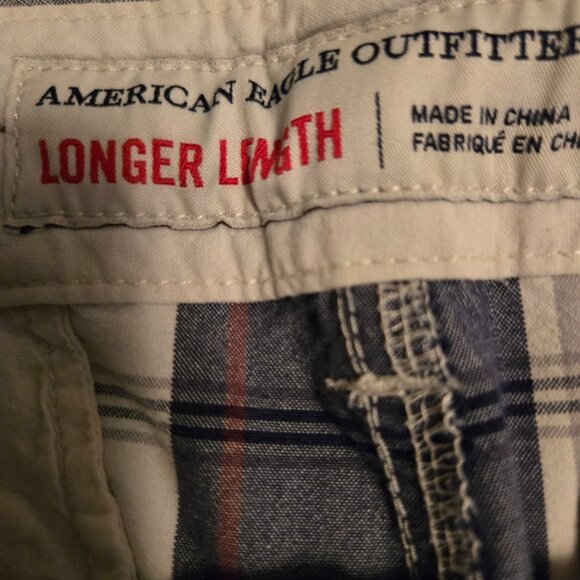 American Eagle Outfitters longer length mens shorts - Picture 2 of 4
